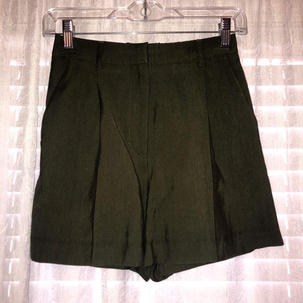 H&M army green high waisted shorts